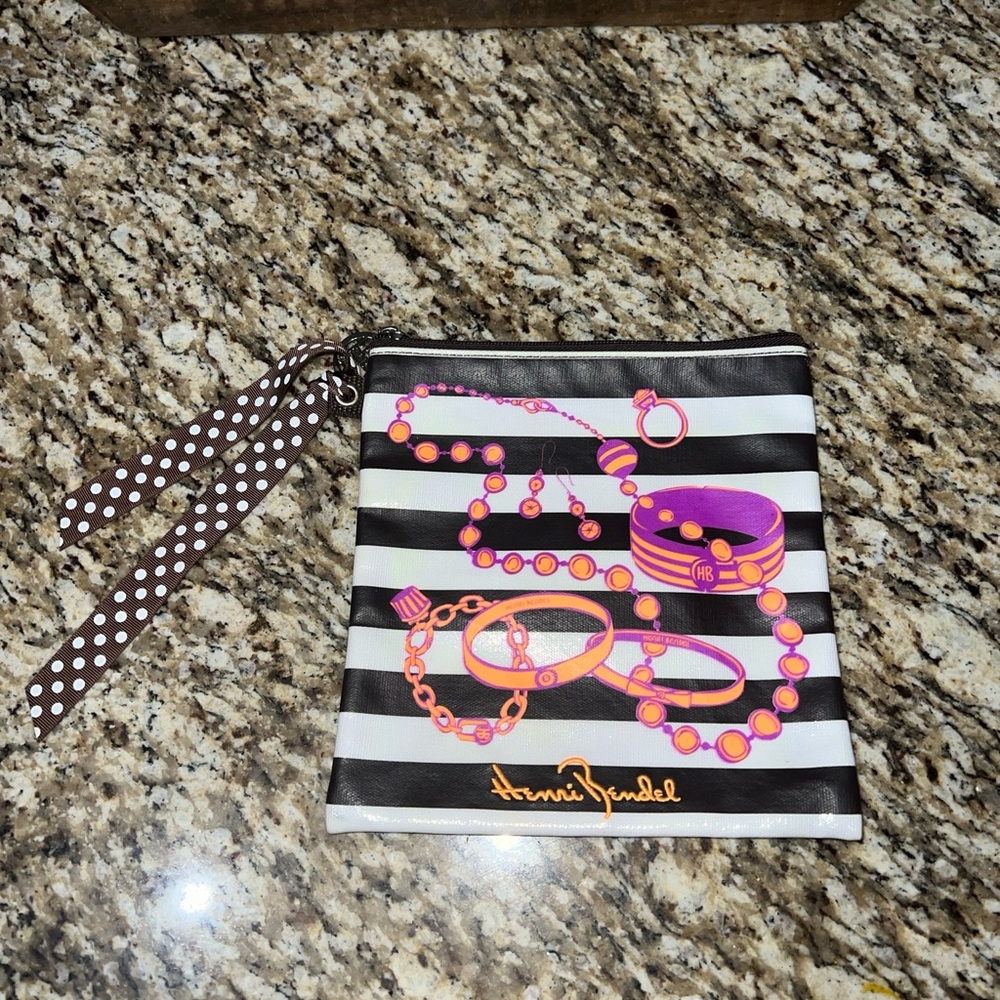 Henri bendel cosmetic bag